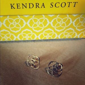 Kendra Scott - Dira Stud Earrings in Gold